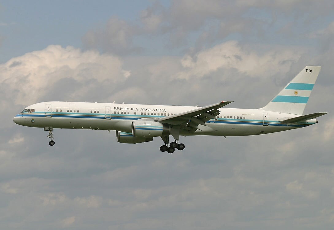 Argentina_Boeing_757-200_Tango_0