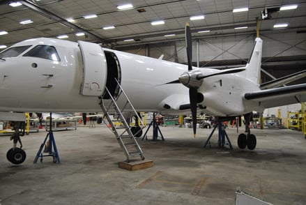 When transporting cargo which aircraft is better, Saab 340 or Beech 1900?